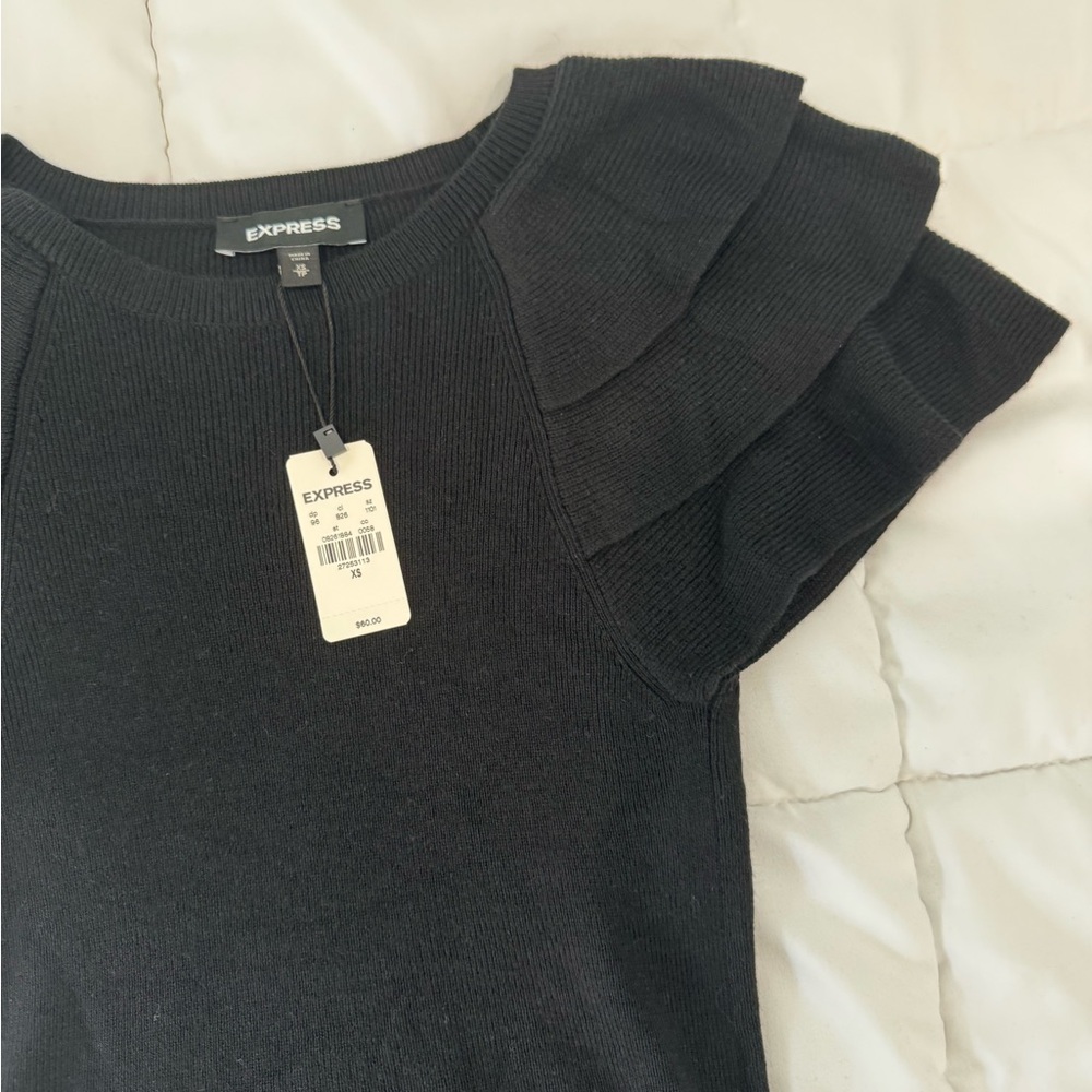 NWT!! EXPRESS / XS / RUFFLE SHORT SLEEVE KNIT TOP / BLACK - Picture 3 of 5